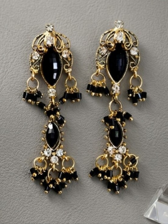 Vintage Jewelry - Vintage Black and Gold chandelier earrings - Women Jewelry